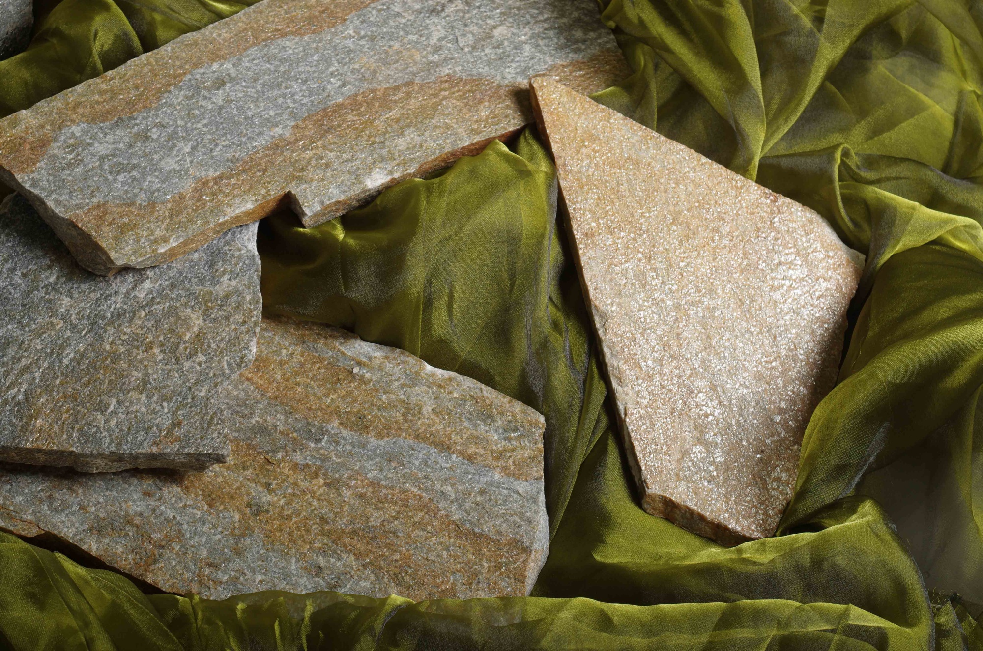 Плитняк златолит Уральский  для фасада купить в Республике Марий Эл